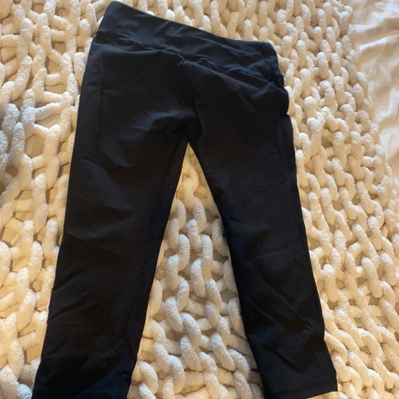 Lululemon reversible Capri leggings - Picture 3 of 4
